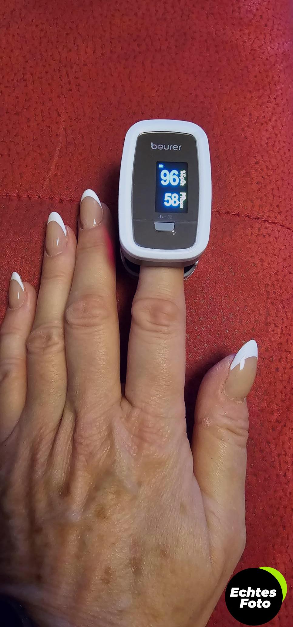 beurer-pulsoximeter-po-30-sauerstoffsaettigung-herzfrequenz-foto-1