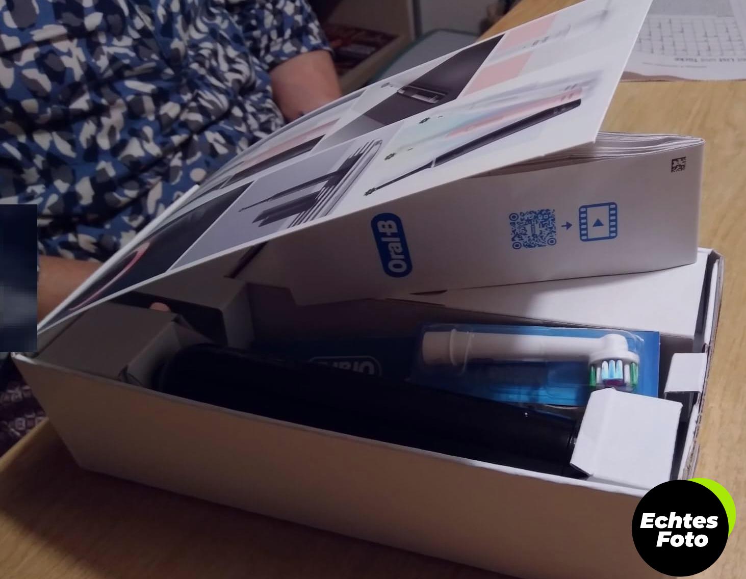 oral-b-pro-3-elektrische-zahnbuerste-3in1-inkl-3-auftseckbuersten-schwarz-foto-1