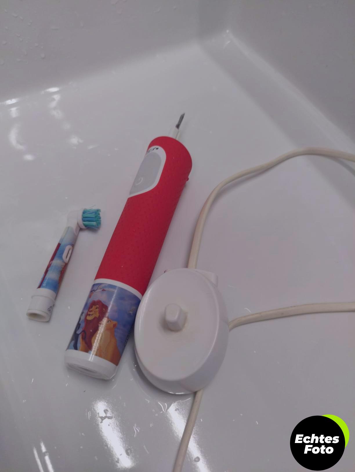 oral-b-pro-kids-lion-king-elektrische-zahnbuerste-kinder-foto-3