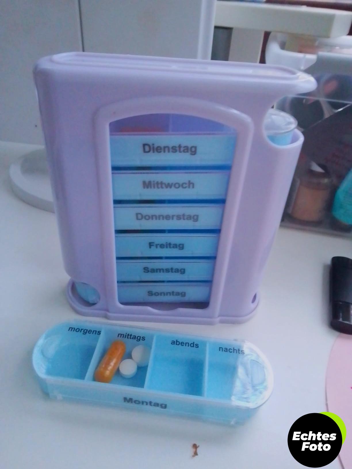 pillendose-7-tage-tower-17384-foto-1