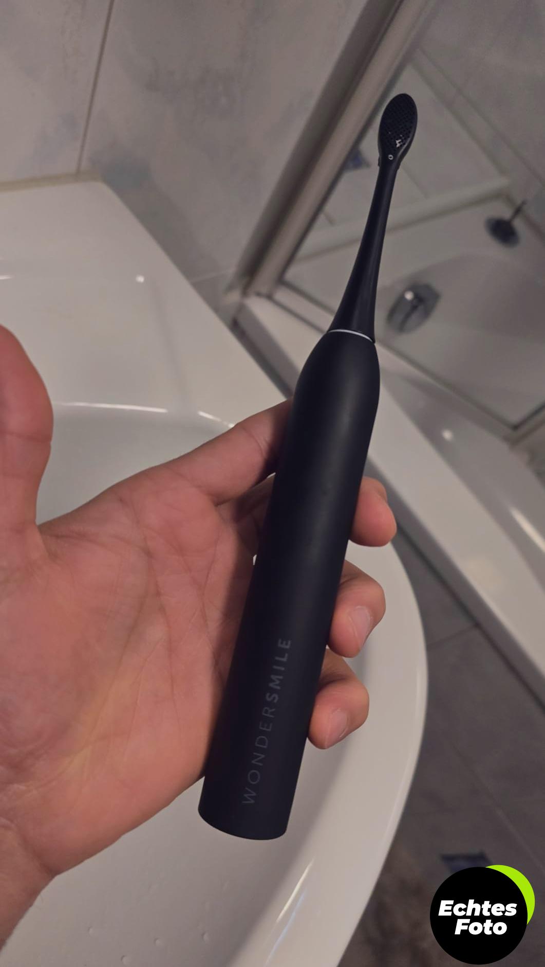wondersmile-schallzahnbuerste-pro-testsieger-ultimate-black-foto-1